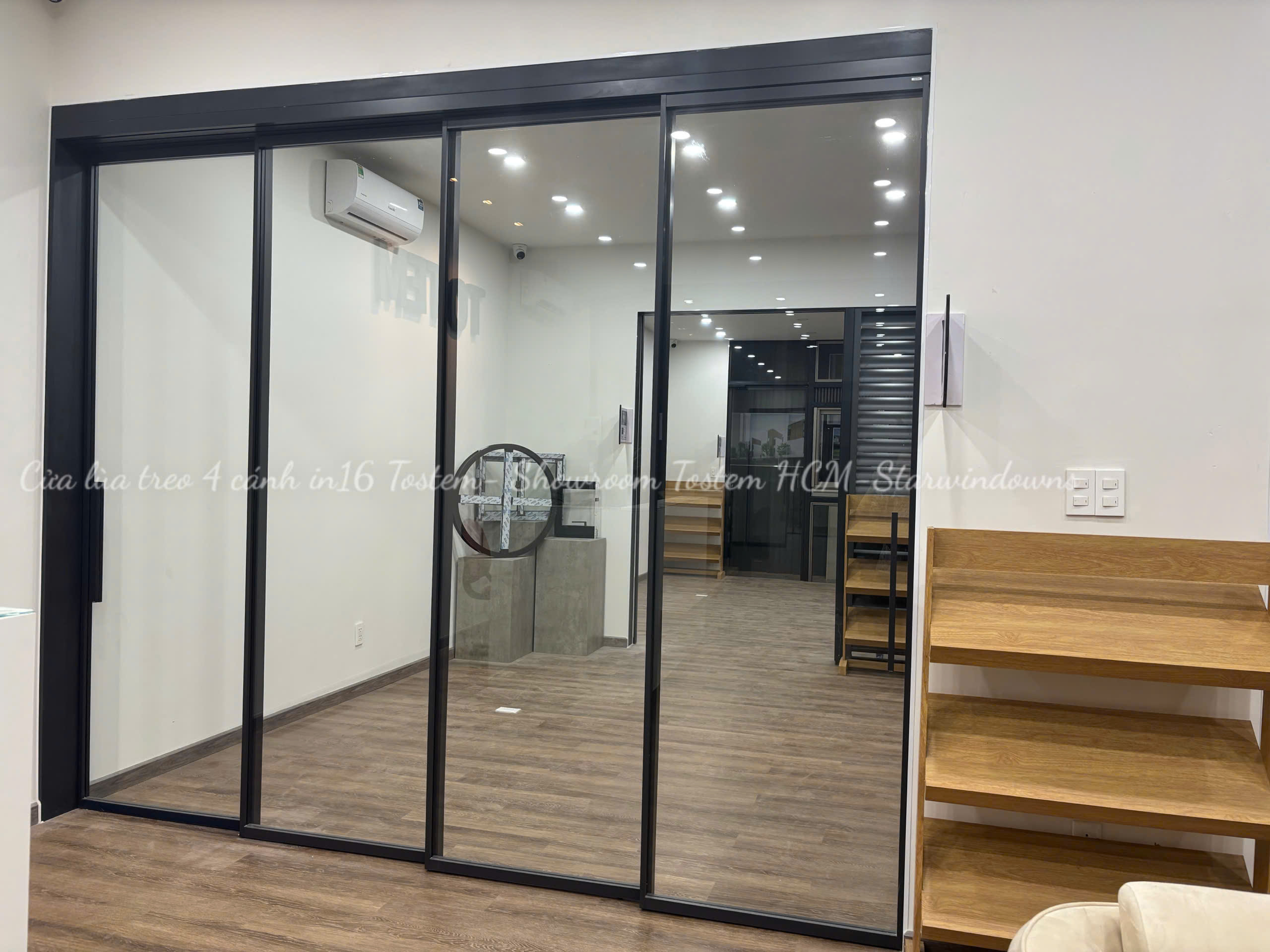 Cửa lùa treo 4 cánh in16 Tostem