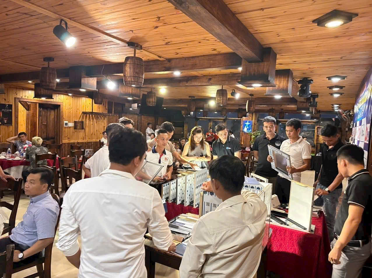 tổng kho nhôm nội thất